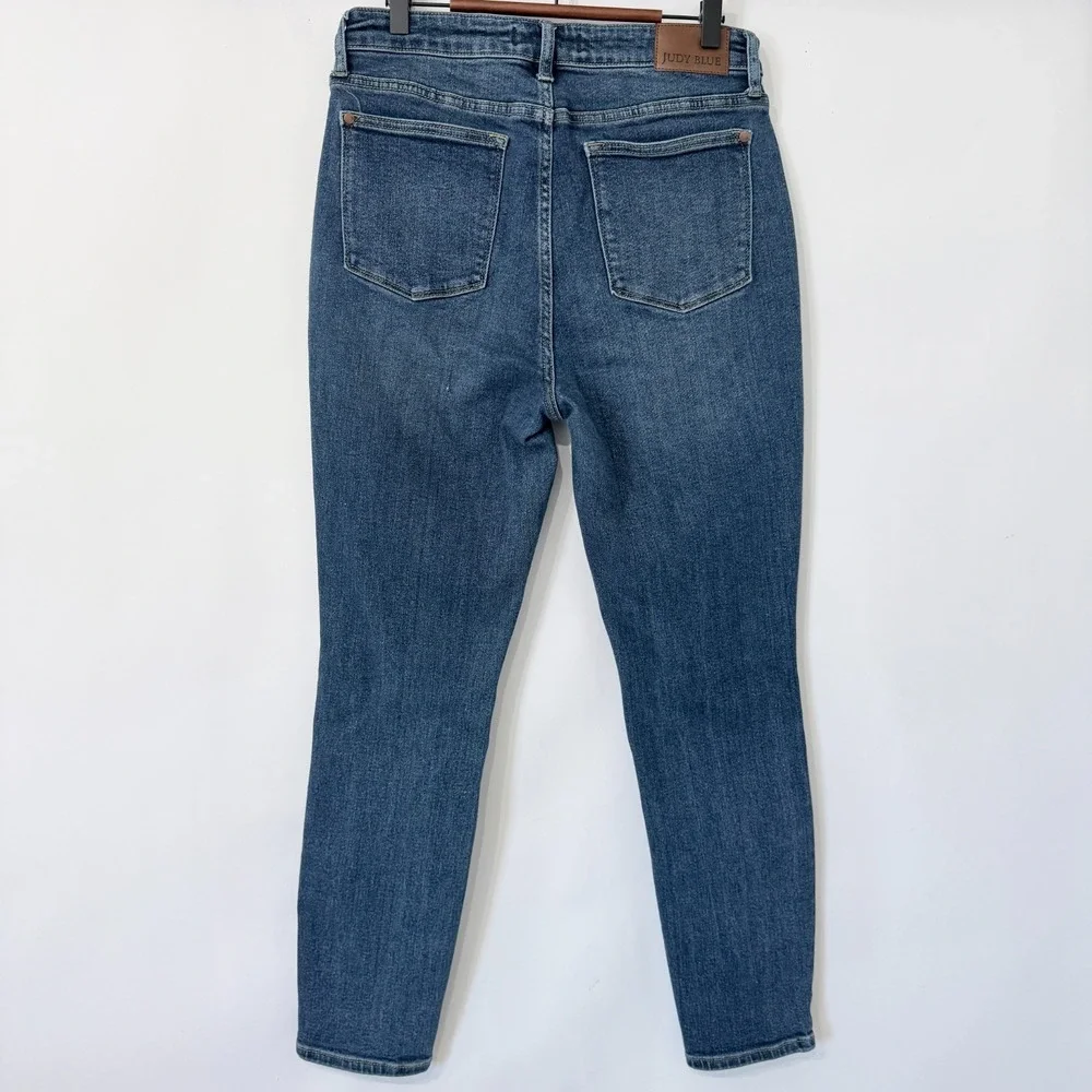 Judy Blue Deep Thoughts Jeans Size 13/31 (30x29) Relaxed Skinny Blue Medium Wash